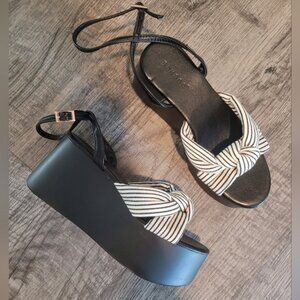 Bamboo Black and White Bow Platform Sandal